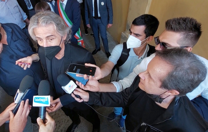 Ligabue intervistato dai giornalisti tra cui il nostro Emilio Buttaro
