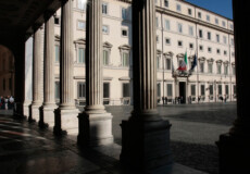 Piazza Colonna con Palazzo Chigi, sede del Governo. (Archivio)