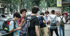 Gli studenti del liceo Gioberti dopo la seconda prova degli scritti dell'esame di maturità