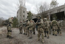 Un plotone di riservisti ucraini durante un'esercitazione.