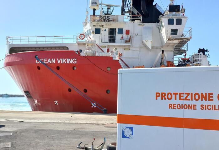 La Ocean Viking, la nave umanitaria di Sos Méditerranée,