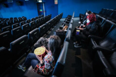 Una sala cinematografica quasi vuota