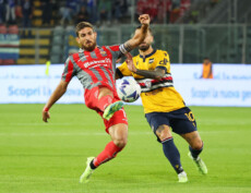 Matteo Bianchetti in azione nella partita Cremonese-Sampdoria vinta dagli ospiti per 0-1.