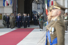 Il Presidente della Repubblica Sergio Mattarella riceve gli onori militari, in occasione della cerimonia d’inaugurazione dell’anno accademico-scolastico 2022/2023 degli Istituti di formazione militare dell’Esercito