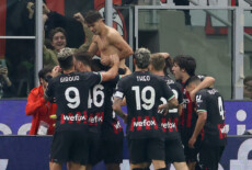 Festa rossonera dopo il gol di Brahim Diaz jche fissa il risultato sul 2-0 a favore del Milan contro la Juventus.