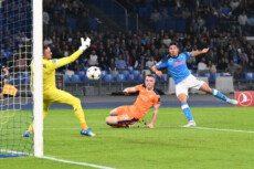 Giovanni Simeone mette a segno il gol della vittoria (2-0) del Napoli sui Rangers allo stadio Maradona.
