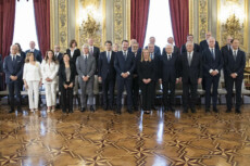 Il Presidente della Repubblica Sergio Mattarella con la Presidente del Consiglio Giorgia Meloni e i ministri del nuovo Governo