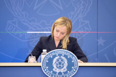 Il Presidente del Consiglio, Giorgia Meloni, in conferenza stampa al termine del Consiglio dei Ministri n. 2