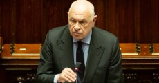 Il ministro della Giustizia, Carlo Nordio, durante il suo intervento alla Camera dei deputati.