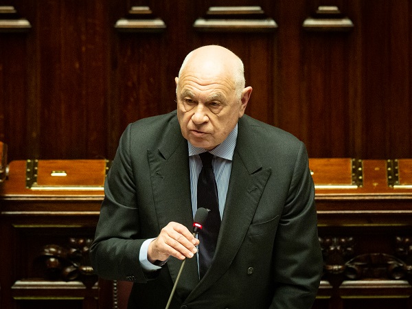 Il ministro della Giustizia, Carlo Nordio, durante il suo intervento alla Camera dei deputati.