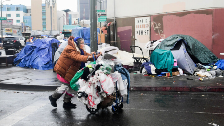 California Ordena Retirar Miles De Campamentos De Personas Sin Techo ...